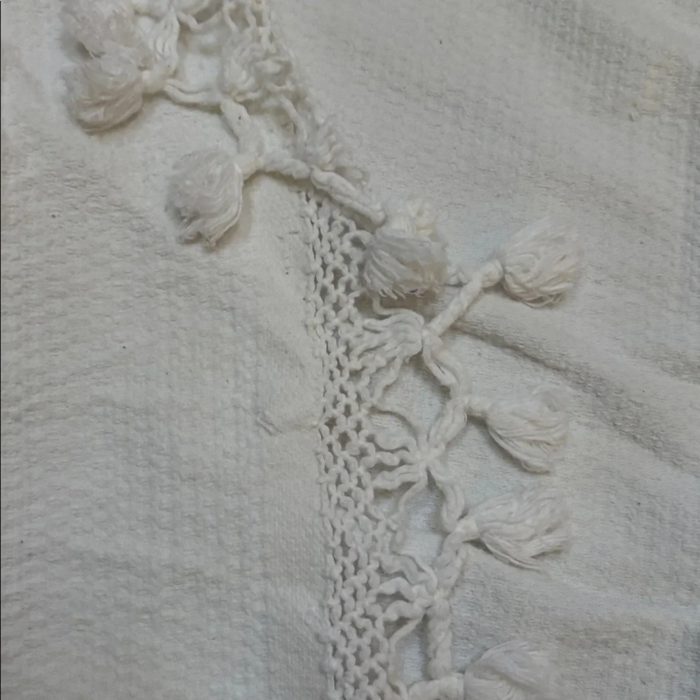 Geometric Patterned Blanket - Picture 3 of 6